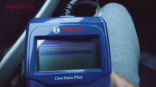 Bosch OBD 1100 LiveData Plus ABS OBD II CAN Code Reader Review 10001100115012001300 [upl. by Lanae362]