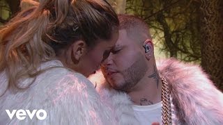 Farruko  Obsesionado Premio Lo Nuestro 2016 [upl. by Inaffyt]